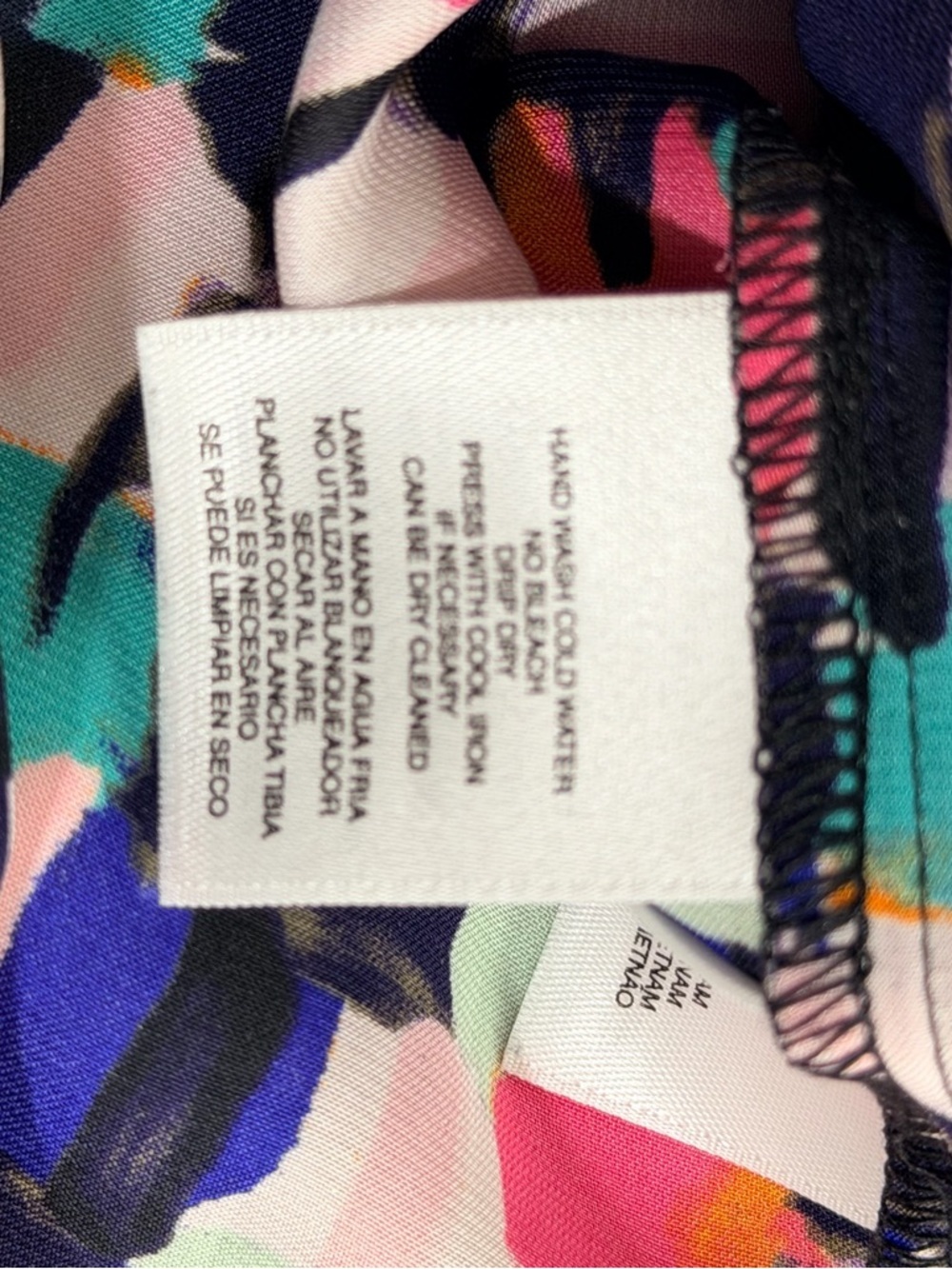 Nine West Abstract Print Ruffle Neck Sleeveless Blouse XS Pink Tea - Picture 4 of 4